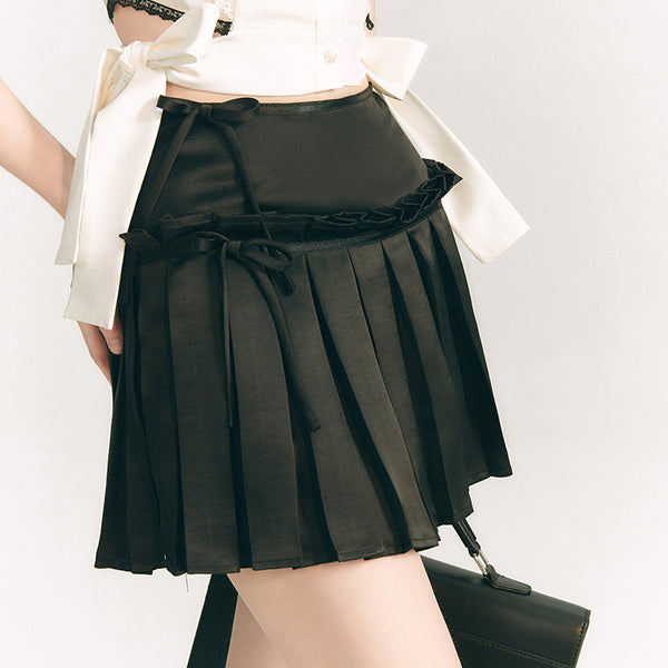 黒のお嬢様のプリーツショートスカート
