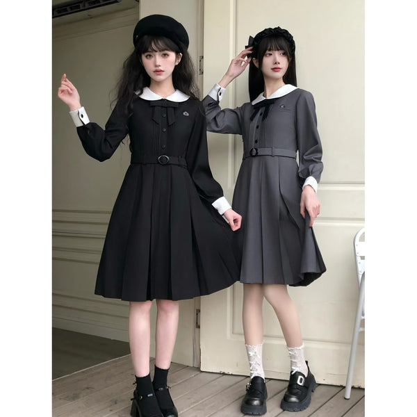 漆黒のお嬢様の文学セーラーワンピース