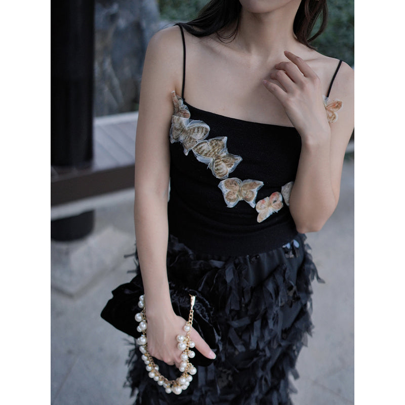 漆黒の蝶のキャミソールと羽重ねロングスカート
