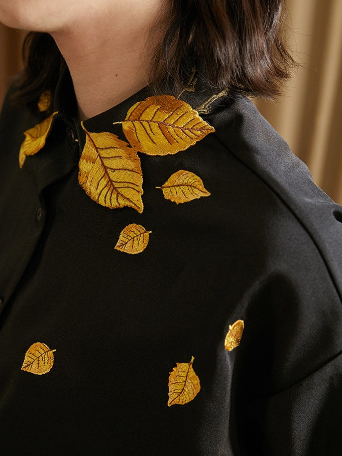 金色の葉刺繍ブラウス