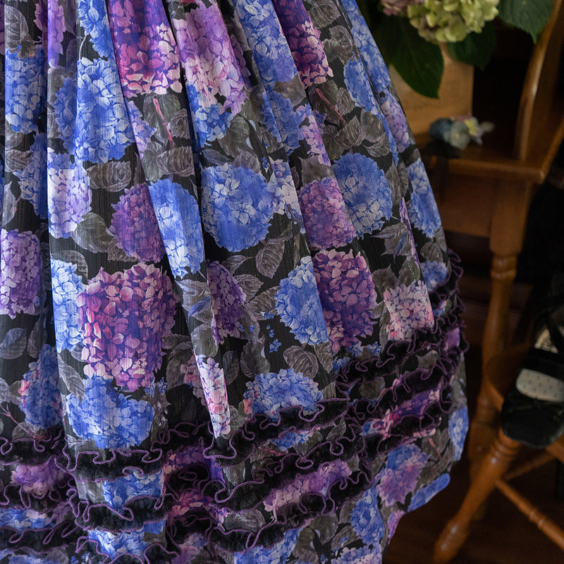 紫陽花の花群集エレガントスカート