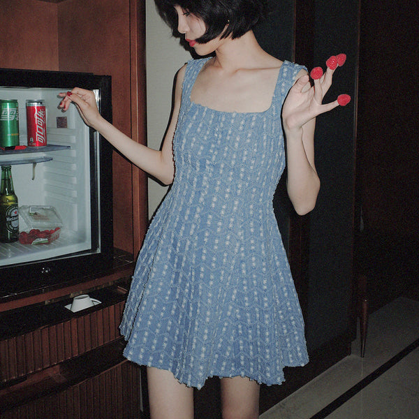 A butterfly skirt that dances in the twilight