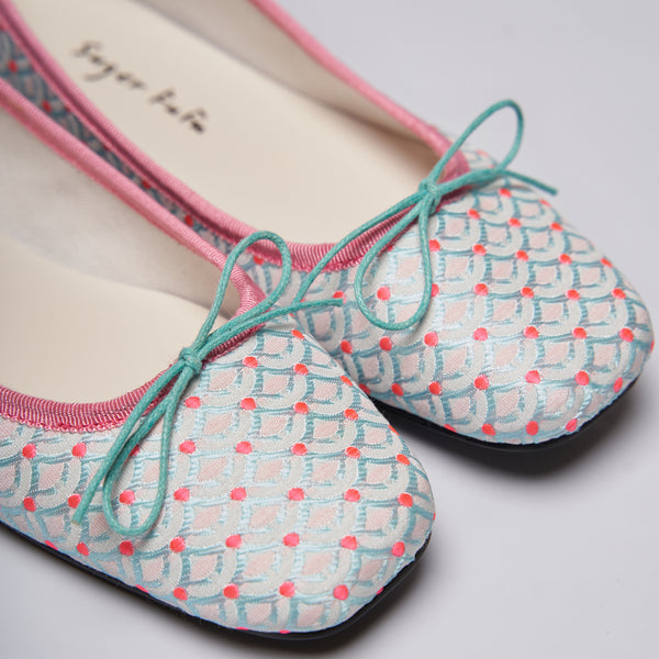 Traditional Pattern Round Toe Flat Ballet Shoes