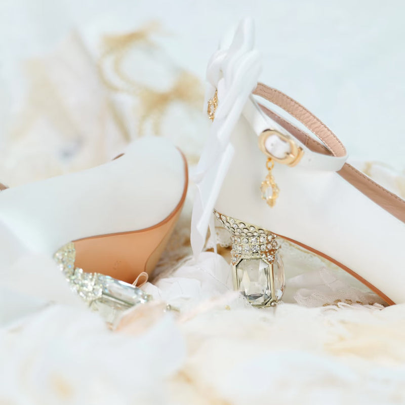 Jewel and Ribbon High Heeled Pumps - White × Gold[2025年6月中旬-7月中旬発送予定]