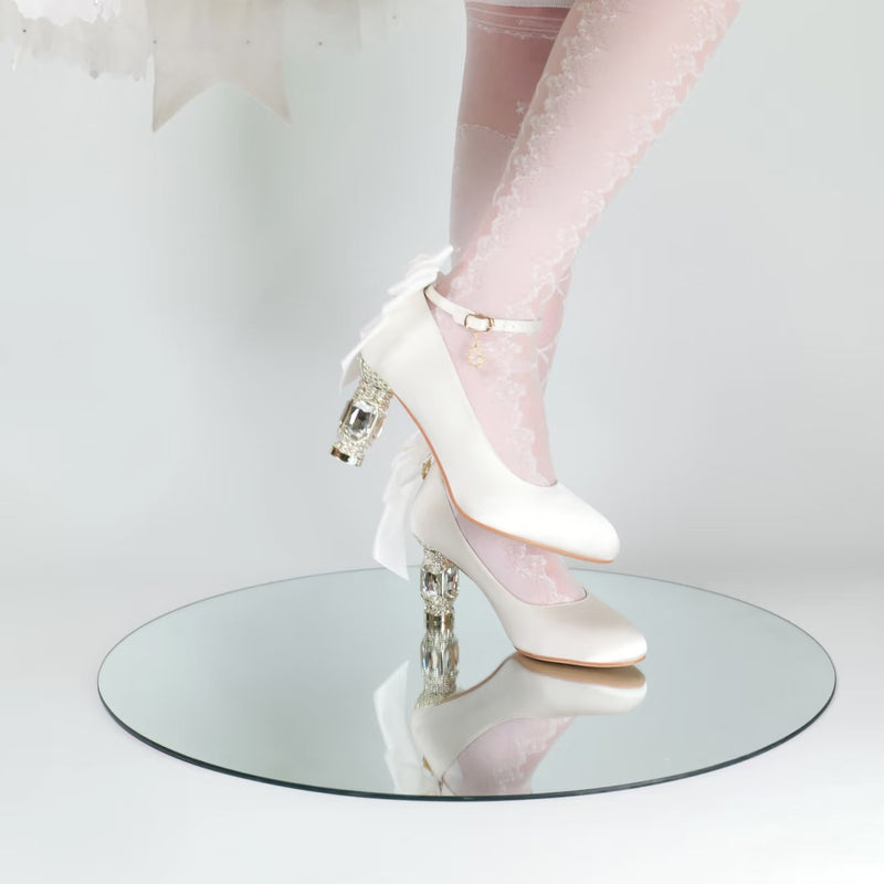 Jewel and Ribbon High Heeled Pumps - White × Gold[2025年6月中旬-7月中旬発送予定]