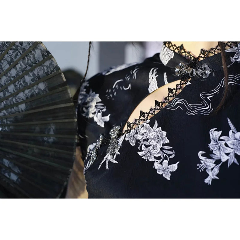 百合の花と髑髏の刺繍チャイナワンピース