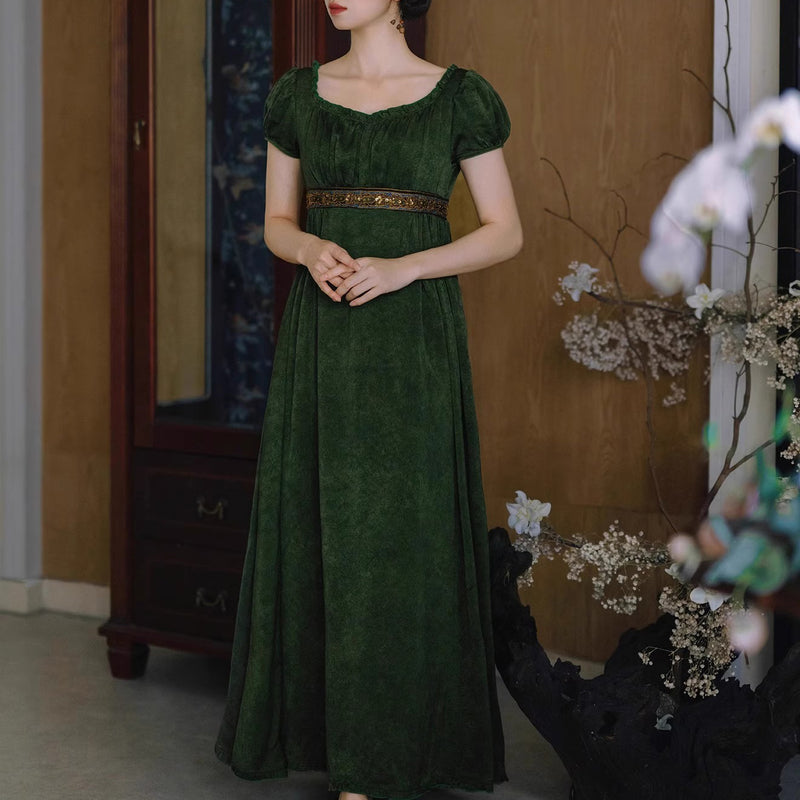 深緑の王妃の刺繍クラシカルワンピース