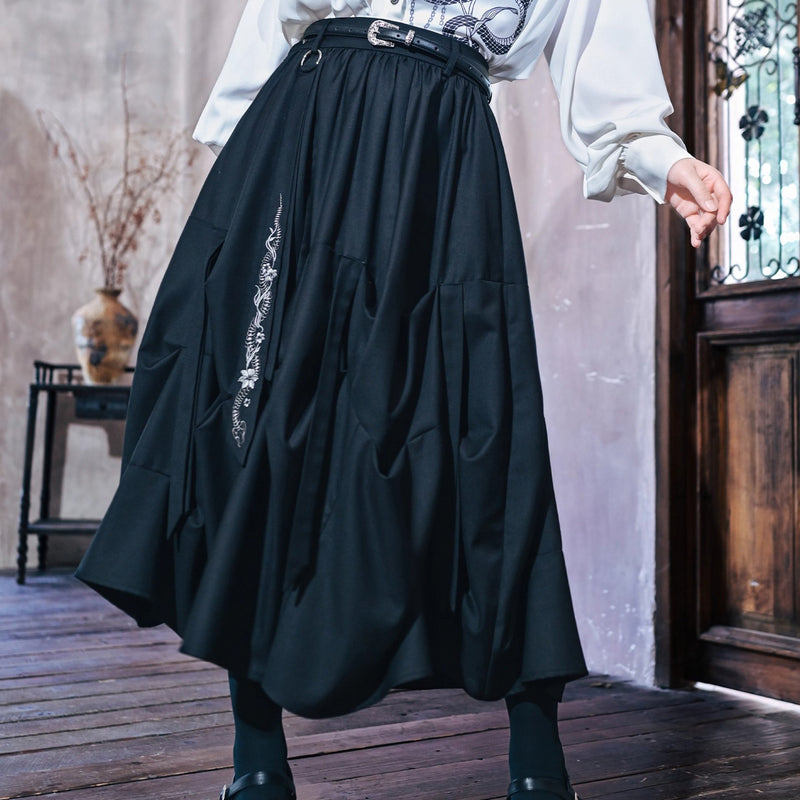 蛇骨の刺繍アシンメトリースカート