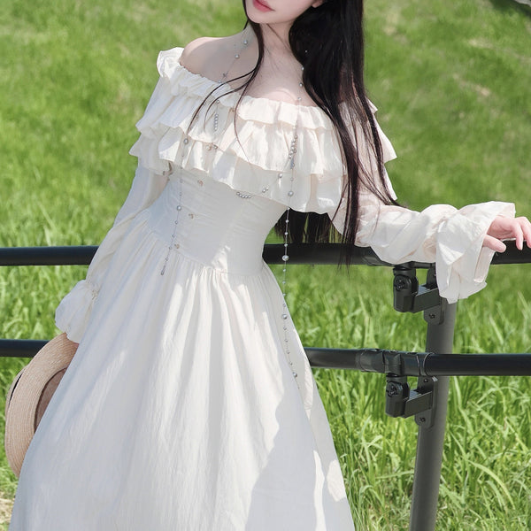月明かりのお嬢様のオフショルフリルワンピース