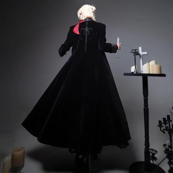 黒騎士の刺繍ロングコート[2025年12月上旬-12月下旬発送予定]