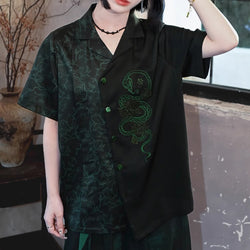 暗闇の蛇の刺繍アシンメトリーシャツ
