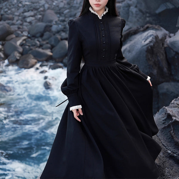 黒のお嬢様のクラシカルゴシックワンピース
