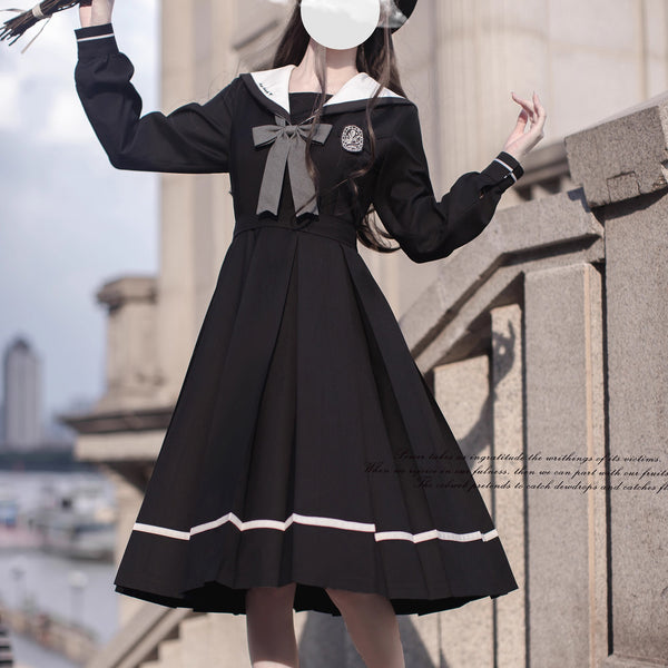 漆黒のお嬢様の文学セーラーワンピース