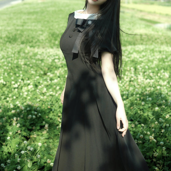 銀幕のお嬢様のクラシカルワンピース