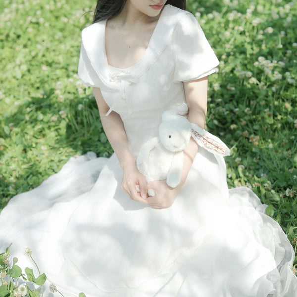 清純なお嬢様のセーラーワンピース