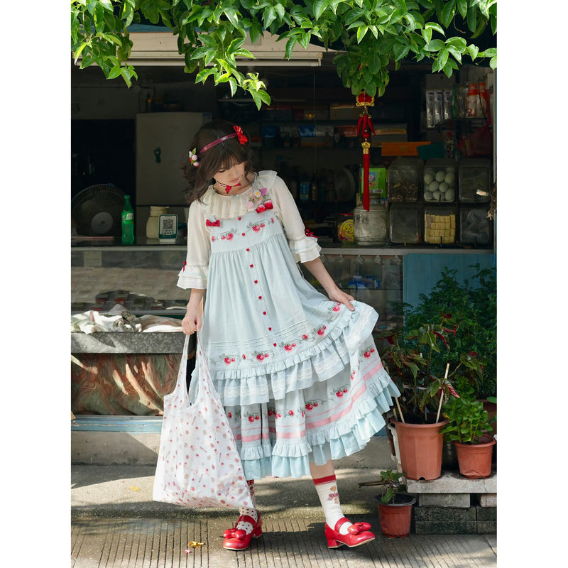 いちご摘みの刺繍トップスとスカートとブラウス - Light Blue[2026年2月上旬-3月上旬発送予定]