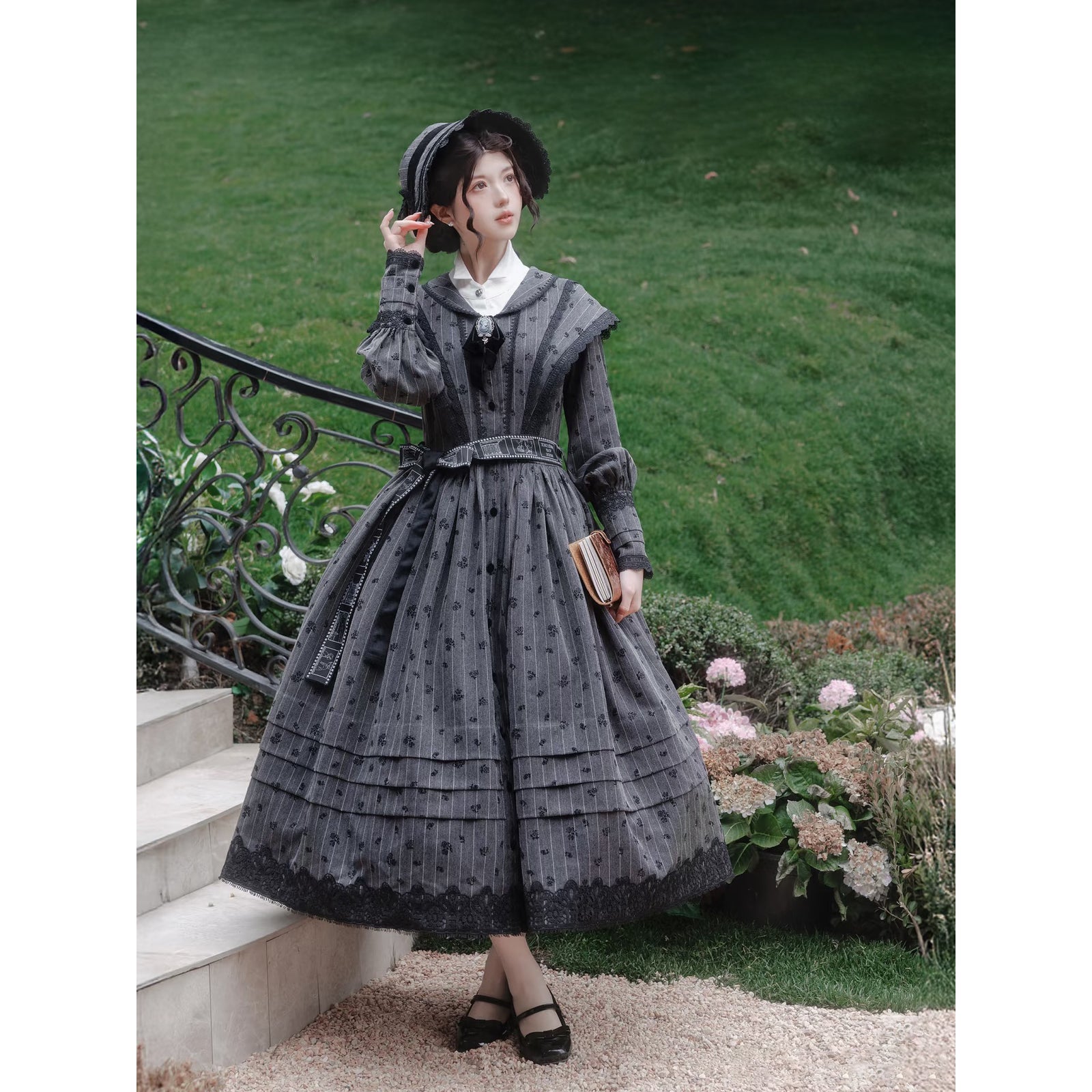 公爵婦人のヴィクトリアンワンピース - Flocked Jacquard Stripes[2026