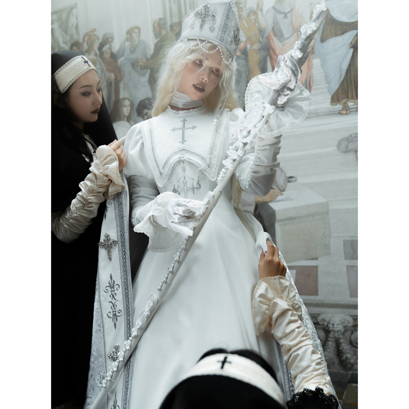 月夜の修道女の刺繍ワンピース - White[2023年12月上旬-下旬発送予定]