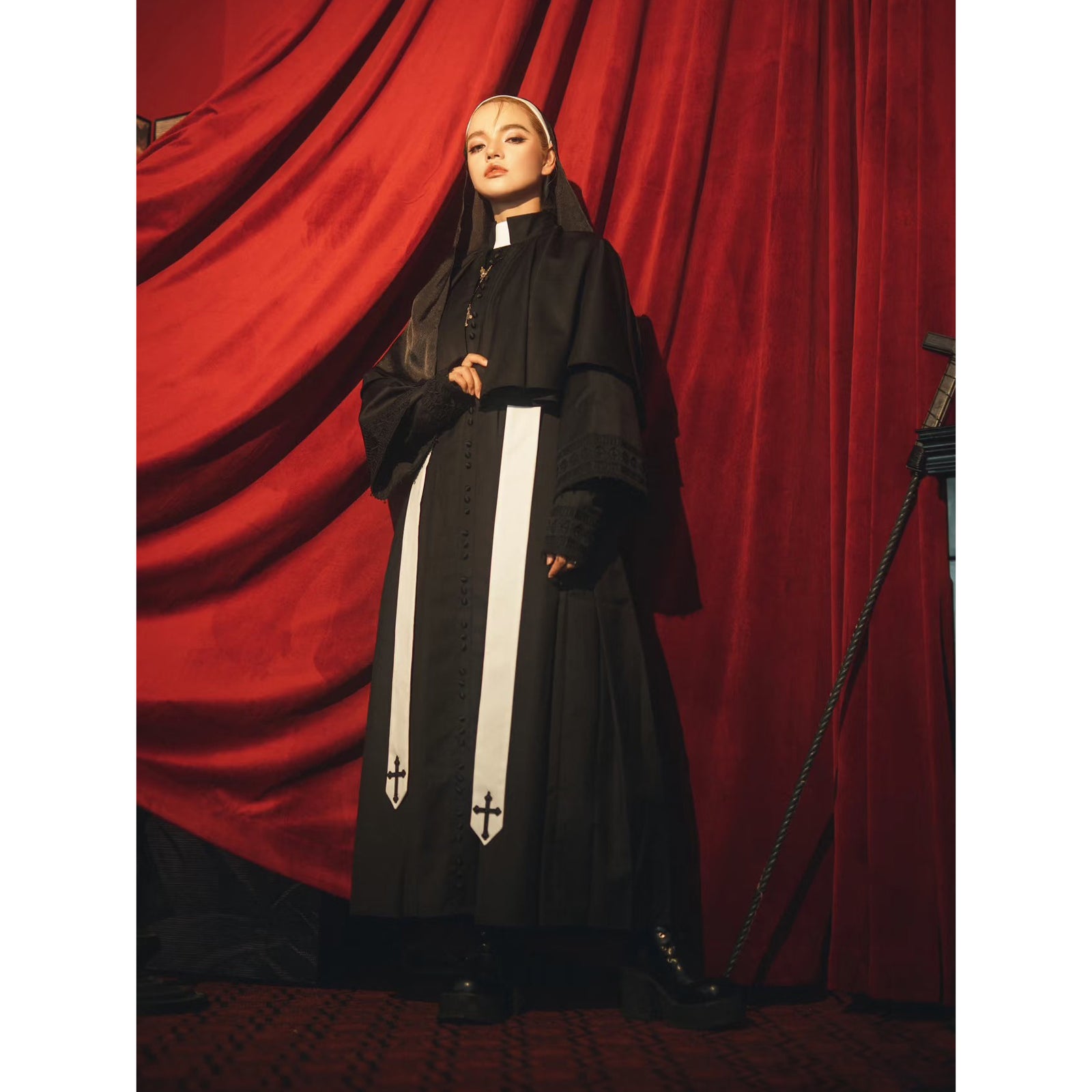 神父の十字架ゴシックロングワンピースとショールとストラ