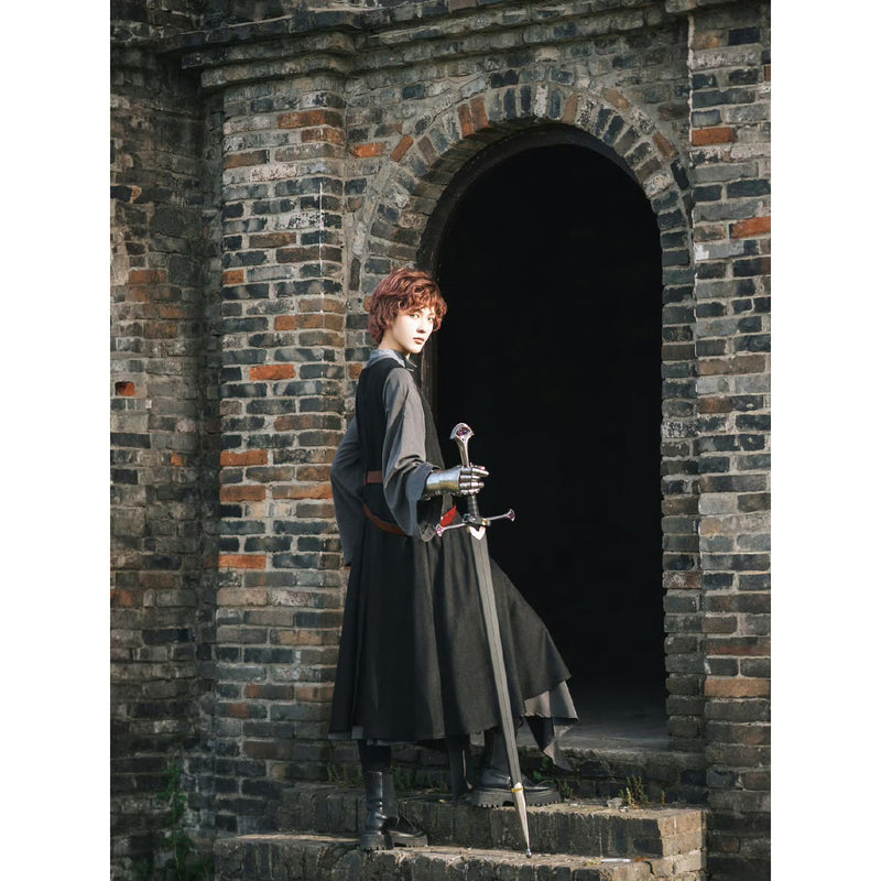 守望者の修道士ロングローブとオーバーベスト - Black Gray[2025年9月上旬-9月下旬発送予定]