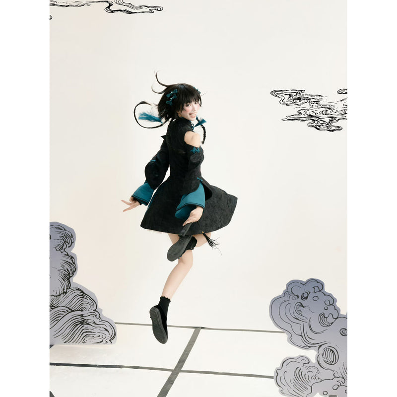 幽夜の花の刺繍チャイナワンピース[2025年10月下旬-11月中旬発送予定]