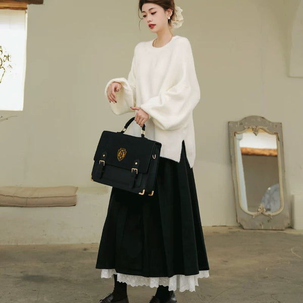 漆黒色のお嬢様のプリーツロングスカート