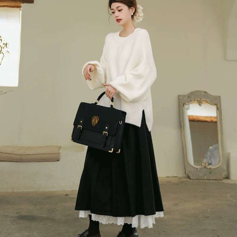 漆黒色のお嬢様のプリーツロングスカート