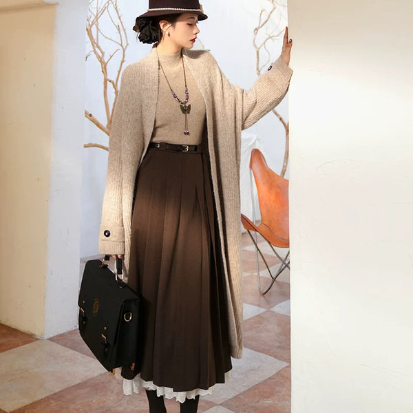 焦茶色のお嬢様のプリーツロングスカート