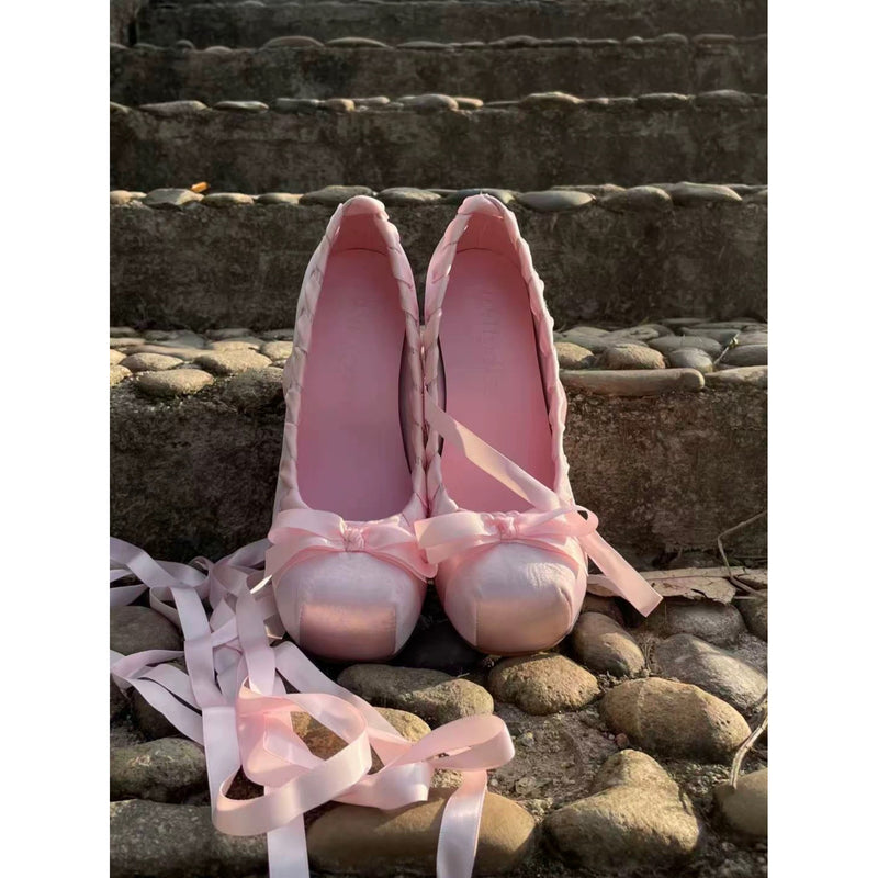 桃色の王妃のバレエヒールパンプス