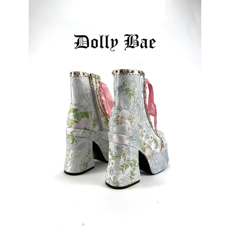 王侯貴族の刺繍レースアップブーツ