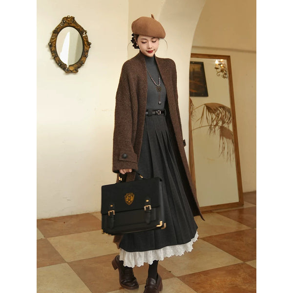 深灰色のお嬢様のプリーツロングスカート