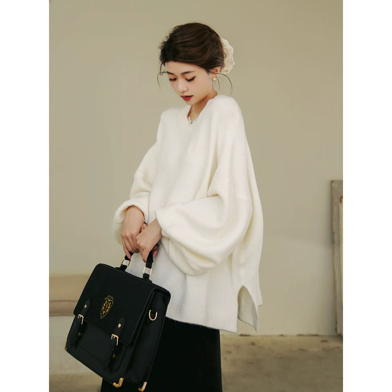 月明かりに誘うニットセーター