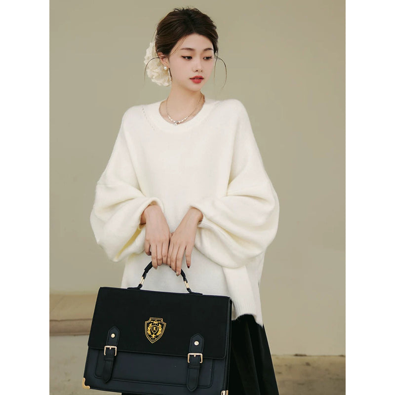 月明かりに誘うニットセーター