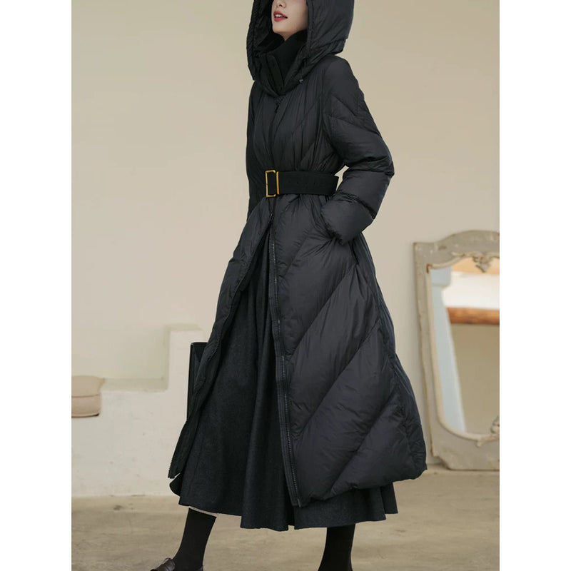 黒曜石の令嬢のロングダウンコート