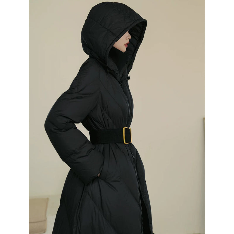 黒曜石の令嬢のロングダウンコート