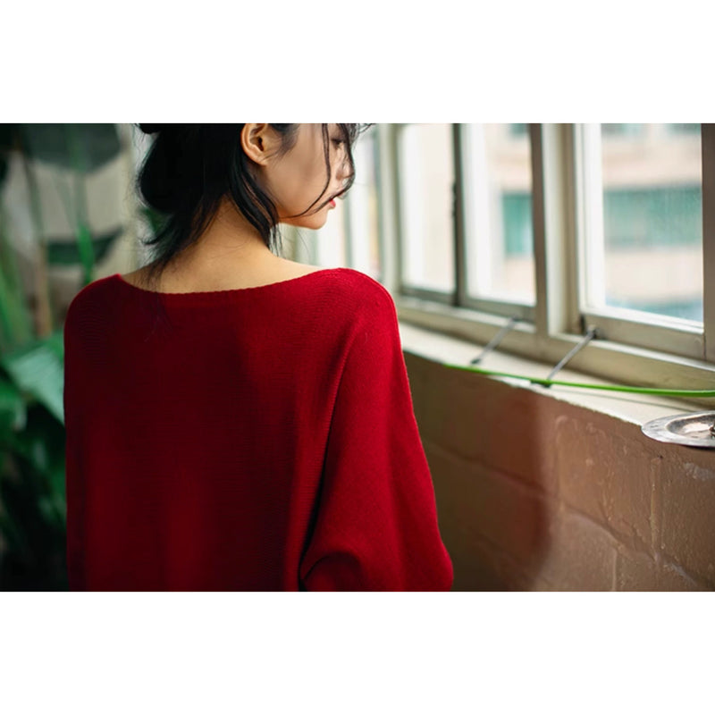 深紅の薔薇色ニットセーター