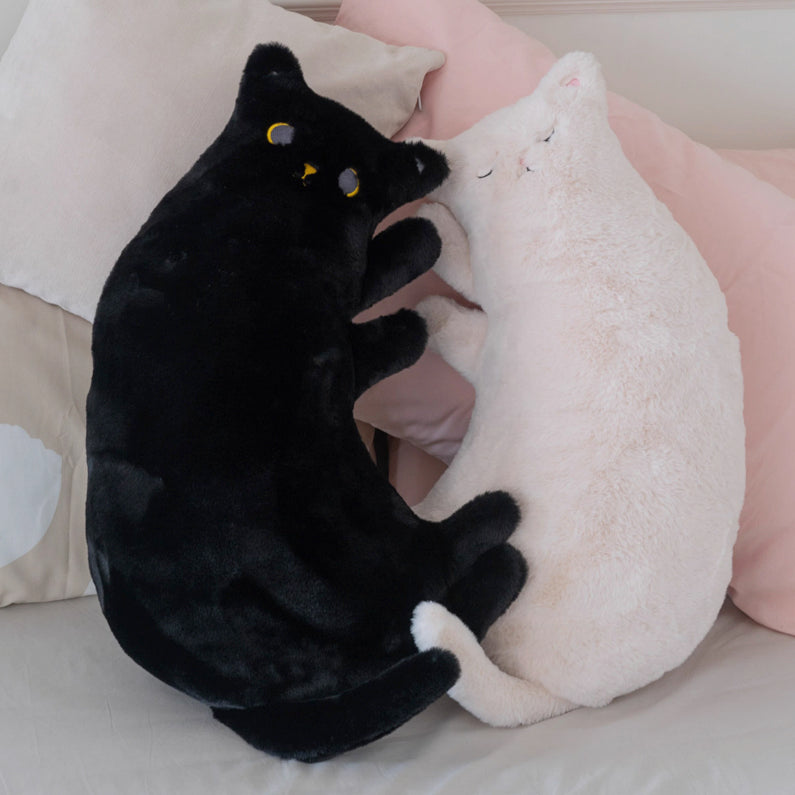白猫と黒猫のクッション