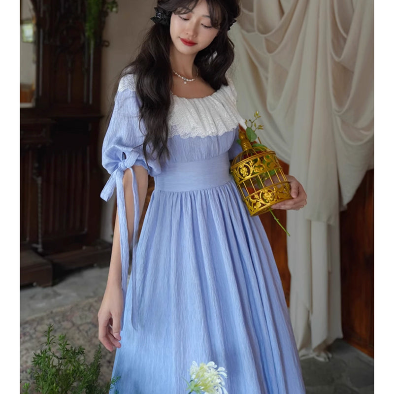 薄花色のお嬢様のクラシカルワンピース