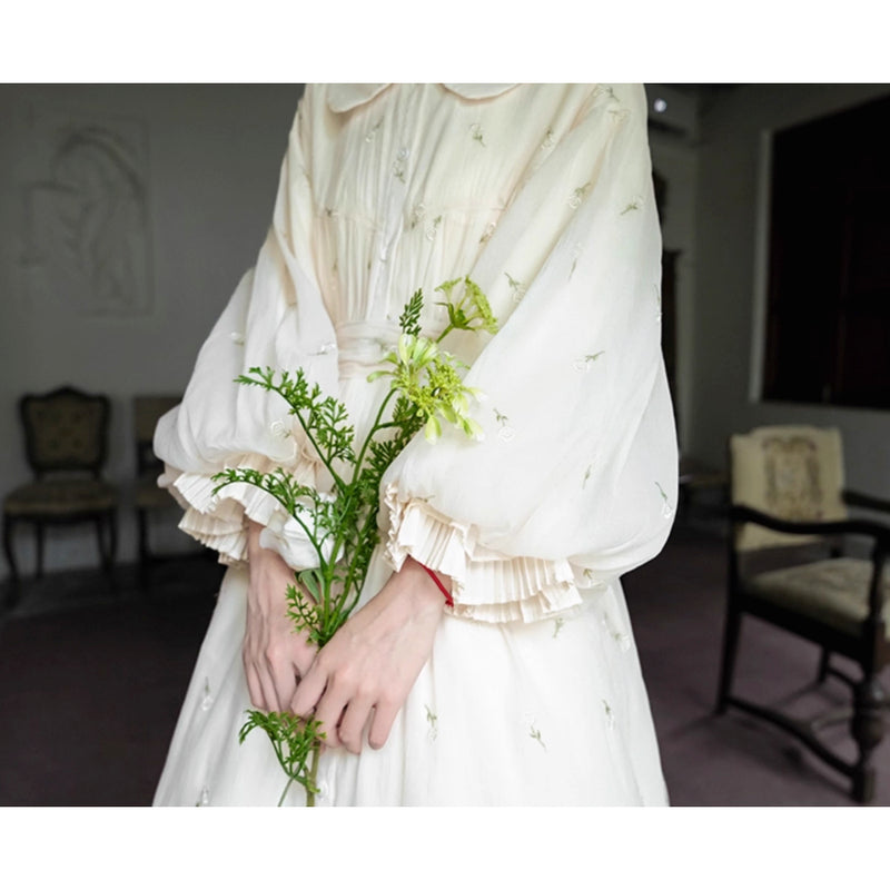 朝霧の花の刺繍ヴィクトリアンワンピース