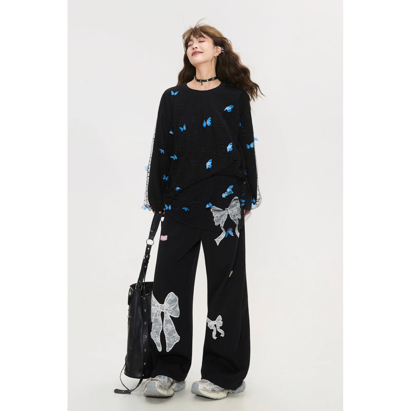 暗夜の蝶の刺繍トップス
