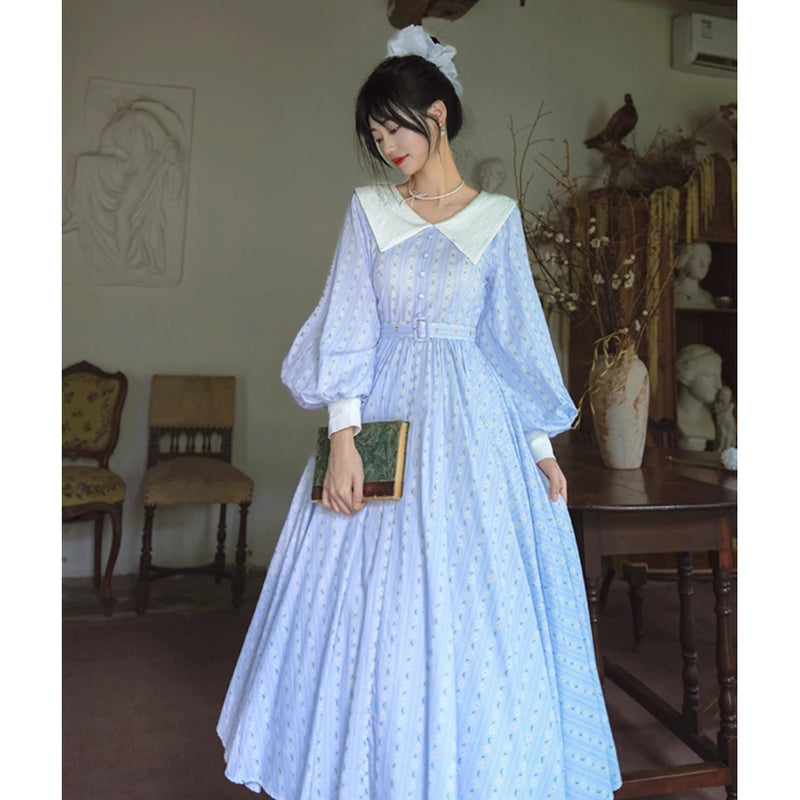 勿忘草の花のレトロワンピース