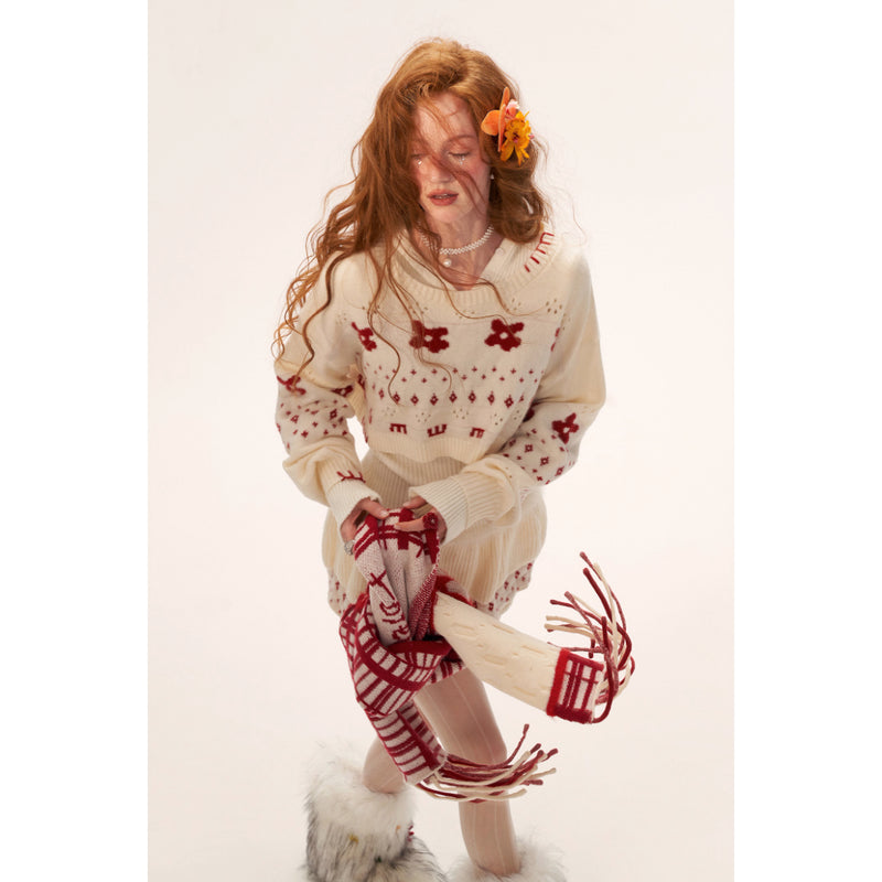 Star and Floral Knit Sweater and Shorts