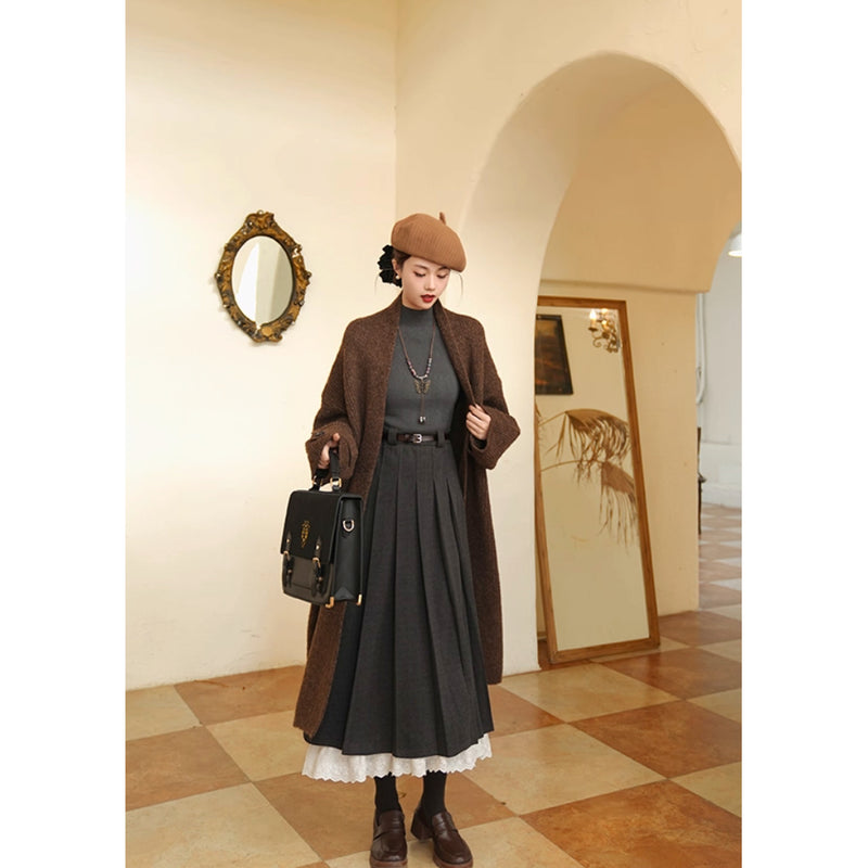 深灰色のお嬢様のプリーツロングスカート