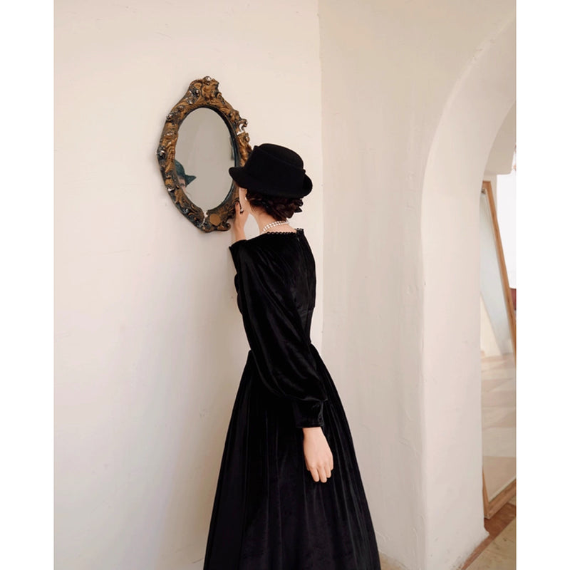 黒の貴婦人のベルベットコルセットワンピース