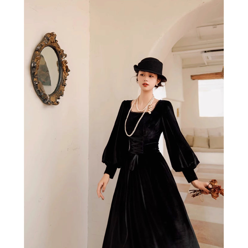 黒の貴婦人のベルベットコルセットワンピース