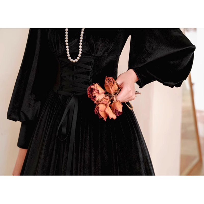 黒の貴婦人のベルベットコルセットワンピース