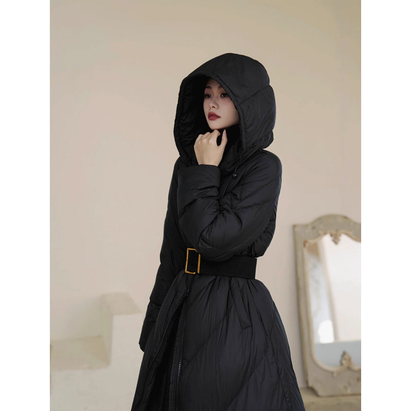 黒曜石の令嬢のロングダウンコート