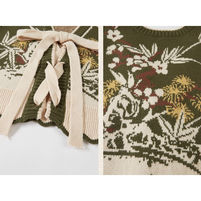 植物文様のニットベストとブラウスとスカート