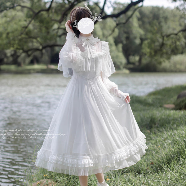 純白のお嬢様のチュールケープワンピース