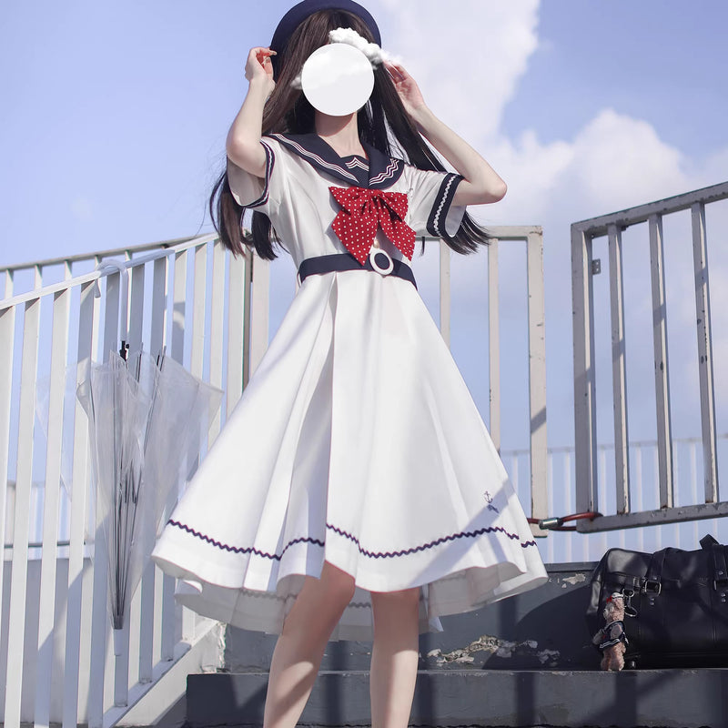 純白の少女のセーラーワンピース – ManusMachina